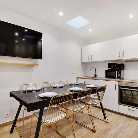 Appartement Enchanting 2-bdr Parisian With Modern Comforts Paris