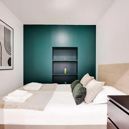 Enchanting 2-bdr Parisian With Modern Comforts Apartment Paris